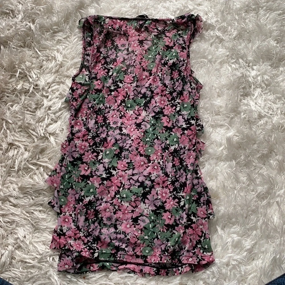 Express Ruffle Floral Top - Picture 2 of 7